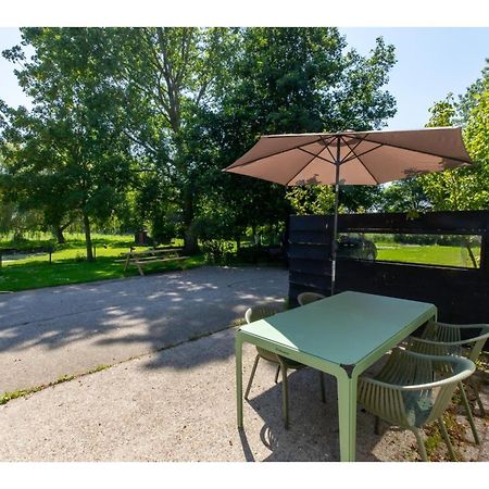 Apartment With Mini Campsite And Playground Vrouwenpolder Exteriér fotografie
