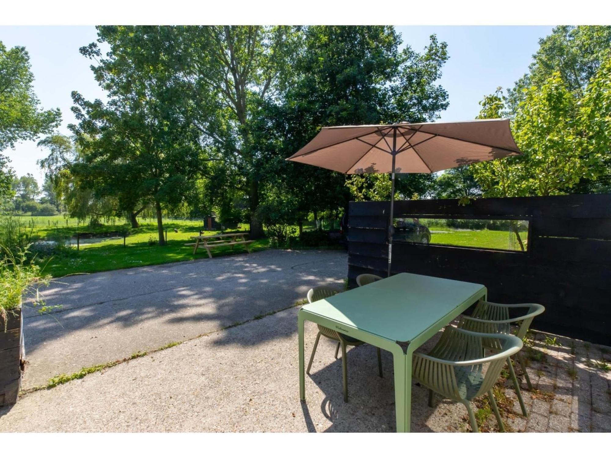 Apartment With Mini Campsite And Playground Vrouwenpolder Exteriér fotografie