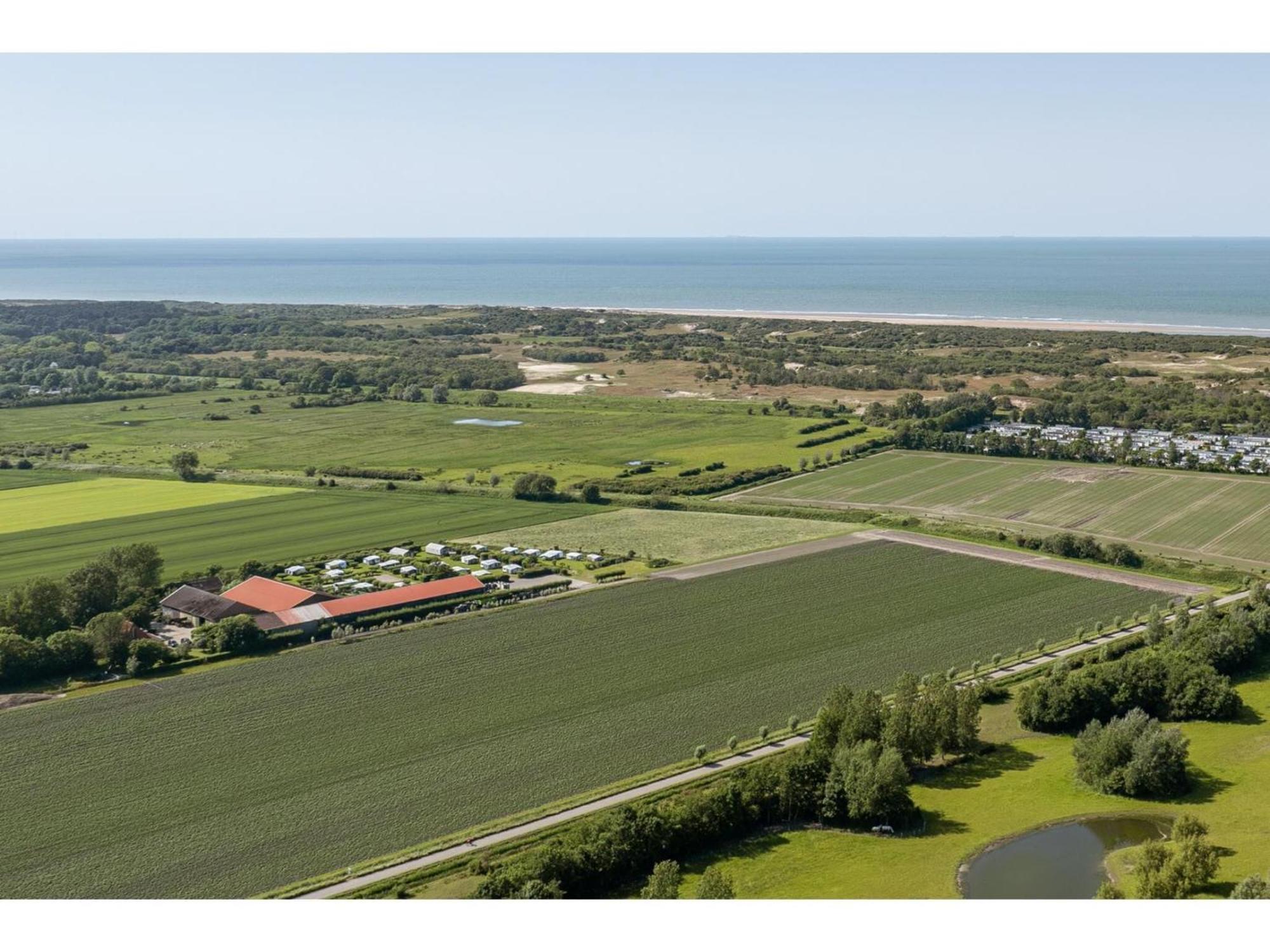 Apartment With Mini Campsite And Playground Vrouwenpolder Exteriér fotografie