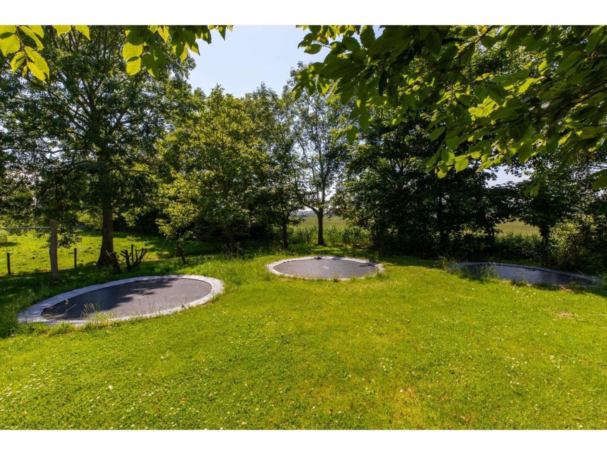 Apartment With Mini Campsite And Playground Vrouwenpolder Exteriér fotografie